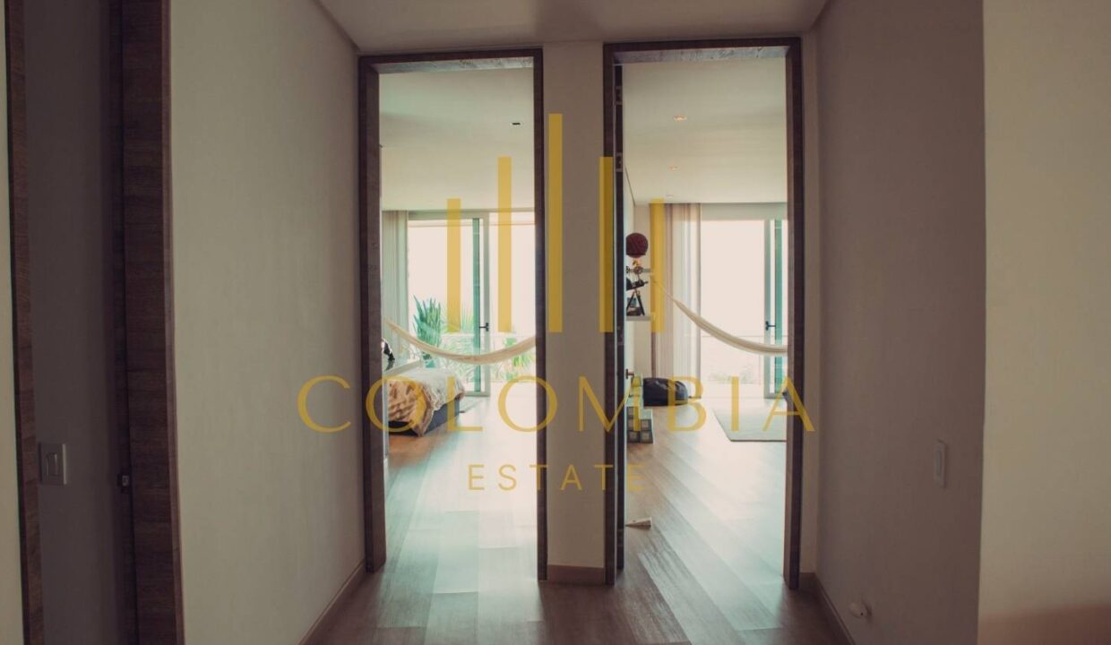 El Poblado Luxury Villa - Smart, Spacious & Sophisticated - CE057